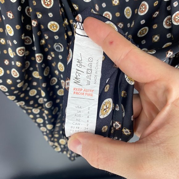 Nasty Gal Chain Print Tie Front Shirt Dress - Picture 9 of 10